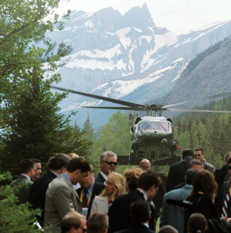 2002SummitKananaskisG8Heli_Credit_MalcolmCarmichael