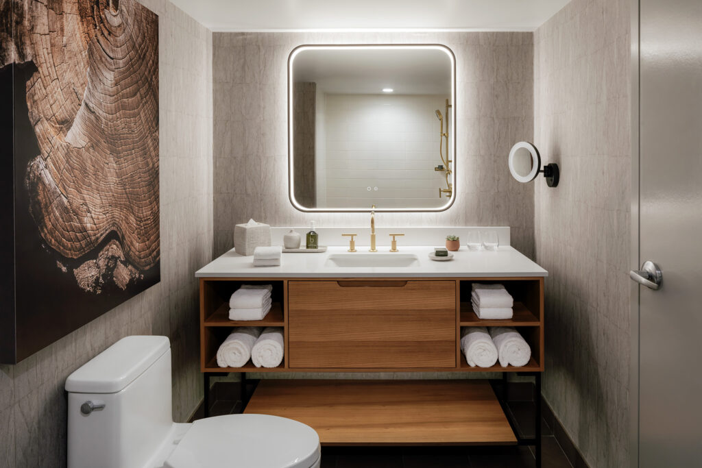 Black Diamond Club Bathroom – Pomeroy Kananaskis Mountain Lodge