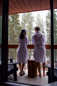 Couple Balcony 2 – @thebalancedgrind