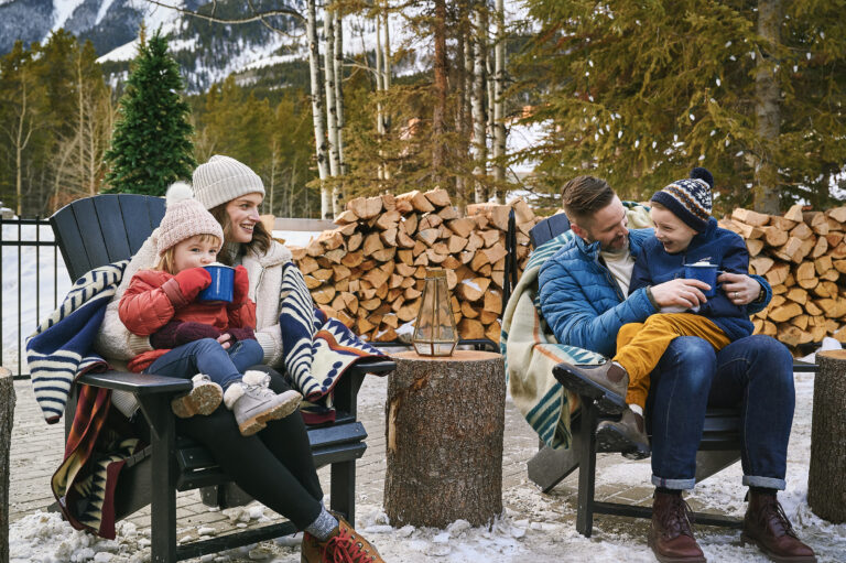 FamilyFireside_Credit_PomeroyKananaskisMountainLodge